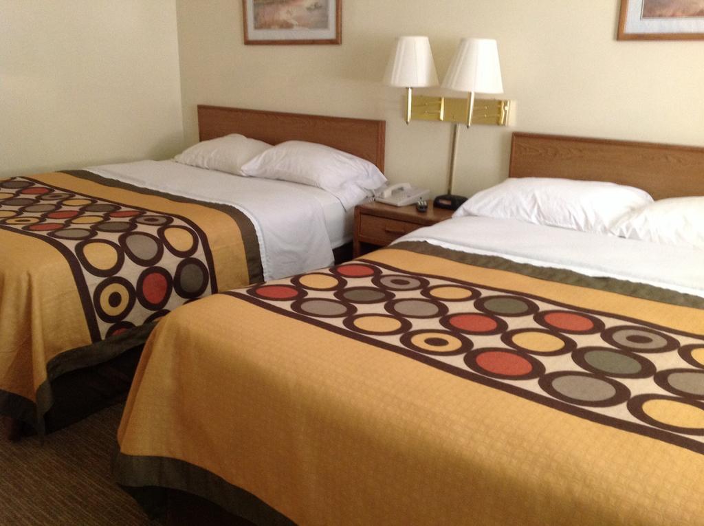 Brookshire Inn Inez Ruang foto